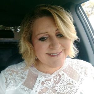 Meet your Posher, Leslie